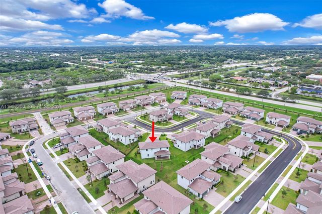 4422 SW 122nd Way, Davie, FL 33330