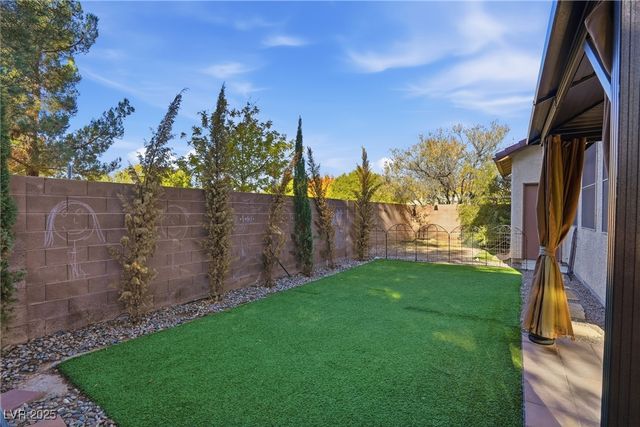 7321 Rietz Canyon Street, Las Vegas, NV 89131