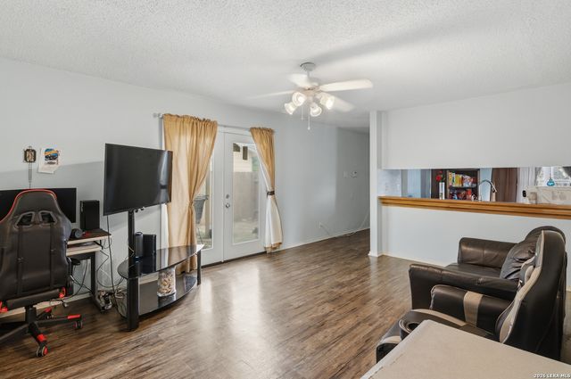 9759 Hidden Swan, San Antonio, TX 78250