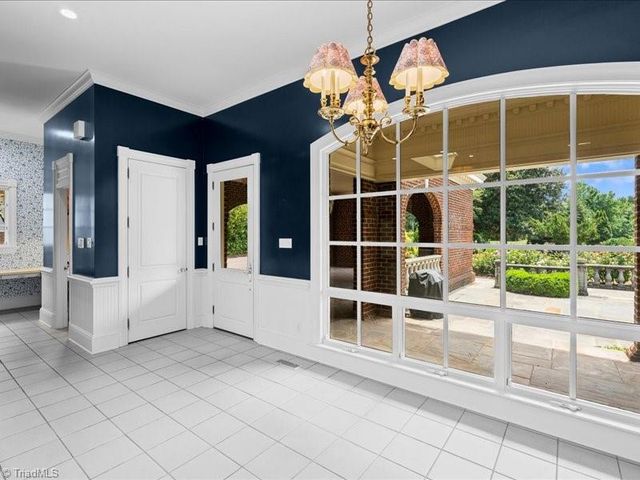 7 Clubview Court, Greensboro, NC 27410