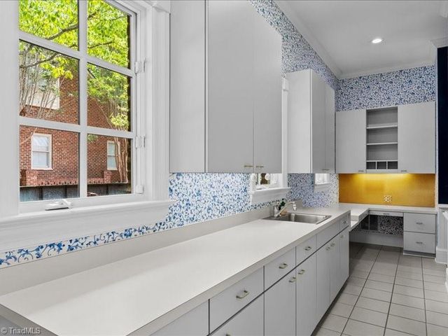 7 Clubview Court, Greensboro, NC 27410