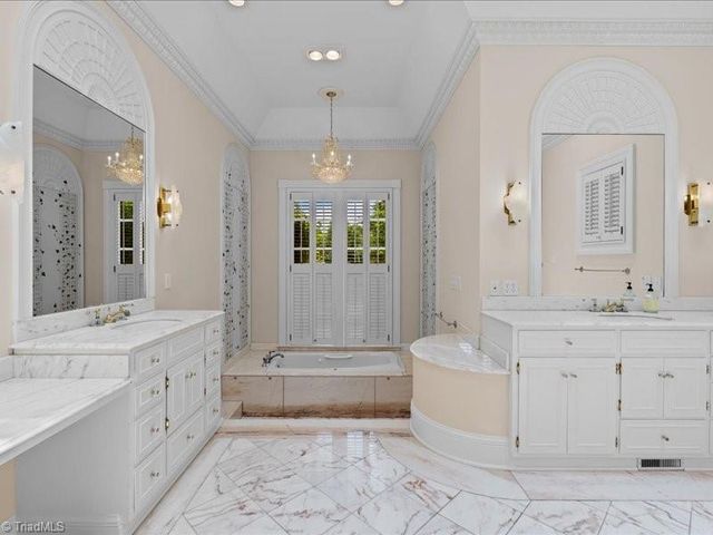 7 Clubview Court, Greensboro, NC 27410