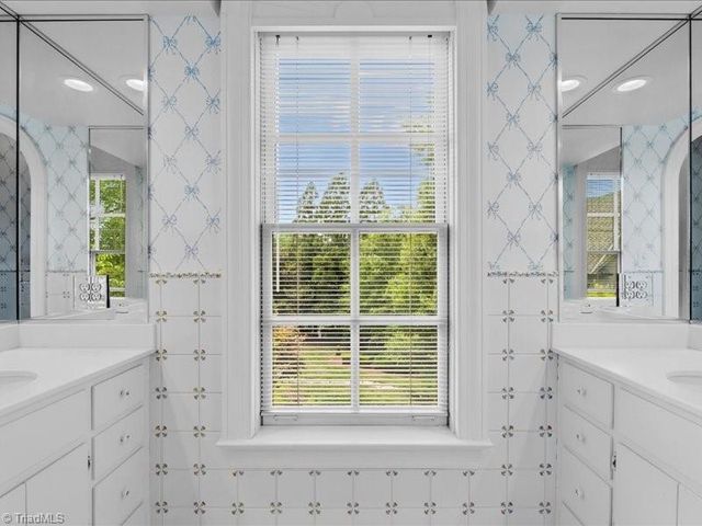 7 Clubview Court, Greensboro, NC 27410