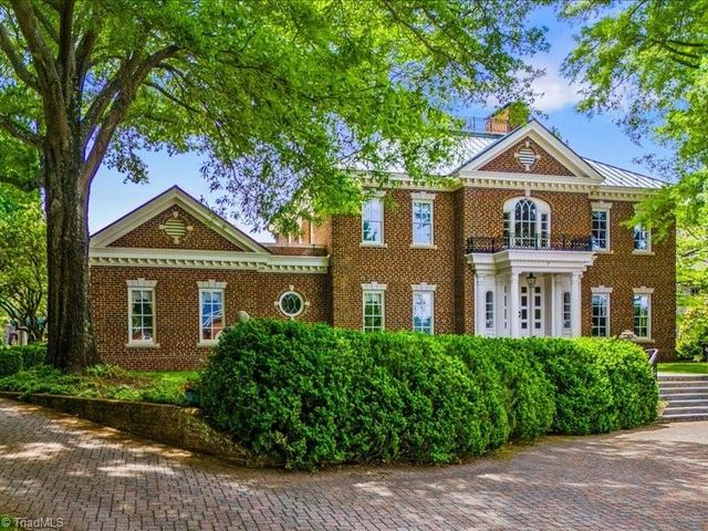 7 Clubview Court, Greensboro, NC 27410