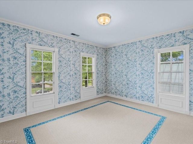 7 Clubview Court, Greensboro, NC 27410