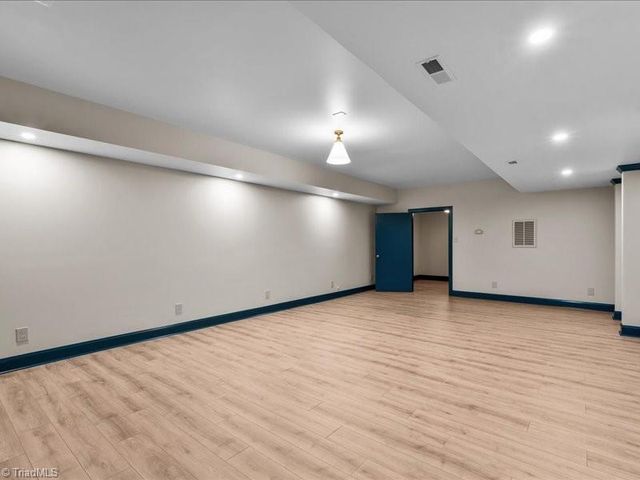 7 Clubview Court, Greensboro, NC 27410