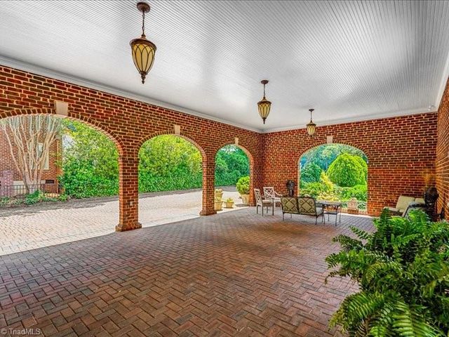 7 Clubview Court, Greensboro, NC 27410