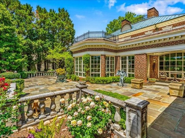 7 Clubview Court, Greensboro, NC 27410