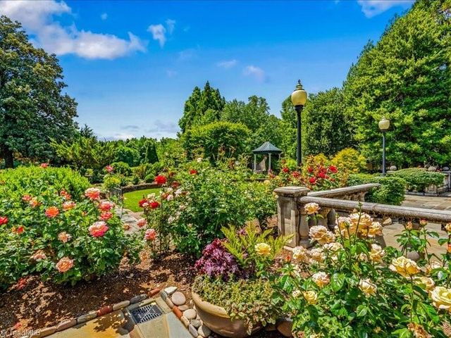 7 Clubview Court, Greensboro, NC 27410
