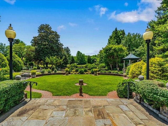 7 Clubview Court, Greensboro, NC 27410