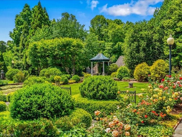 7 Clubview Court, Greensboro, NC 27410