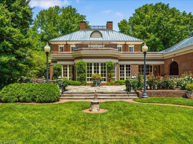 7 Clubview Court, Greensboro, NC 27410
