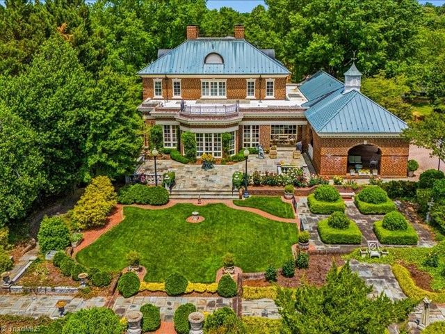 7 Clubview Court, Greensboro, NC 27410
