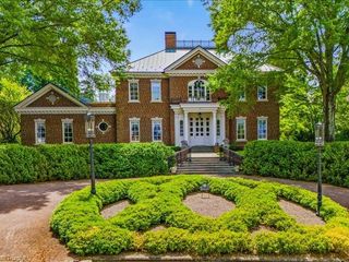 7 Clubview Court, Greensboro, NC 27410