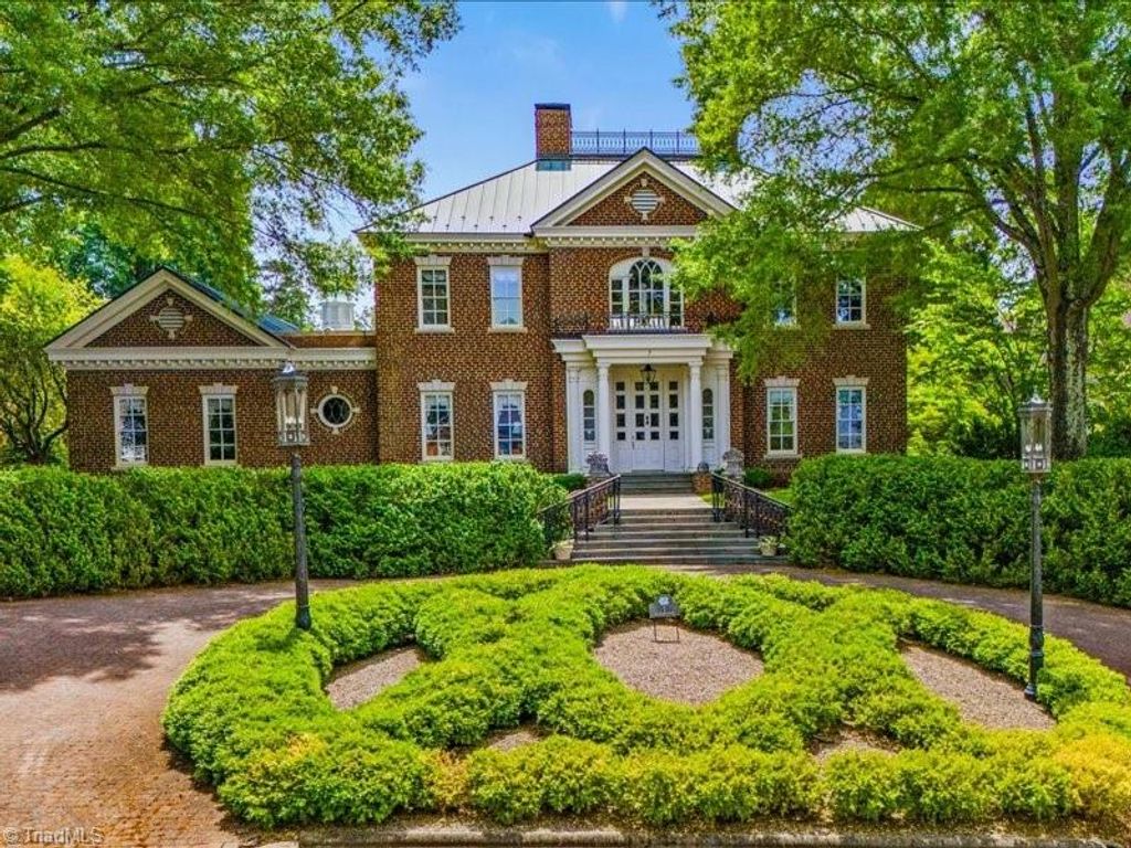 7 Clubview Court, Greensboro, NC 27410