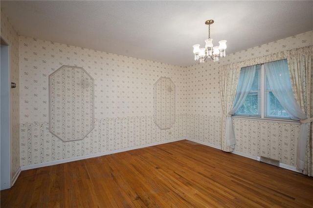 1602 NE 75th Terrace, Gladstone, MO 64118