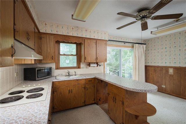 1602 NE 75th Terrace, Gladstone, MO 64118