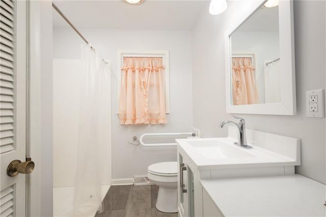 1602 NE 75th Terrace, Gladstone, MO 64118