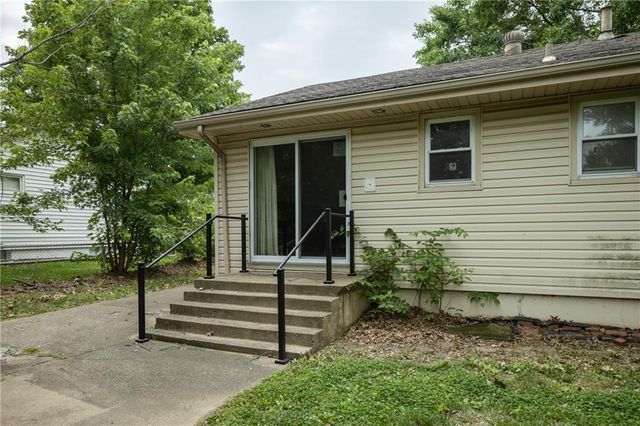 1602 NE 75th Terrace, Gladstone, MO 64118
