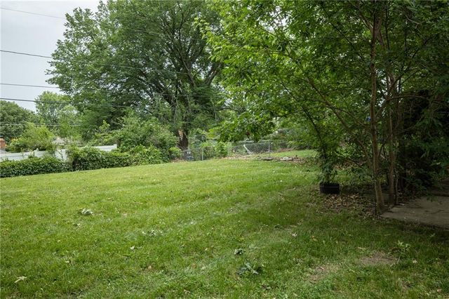 1602 NE 75th Terrace, Gladstone, MO 64118
