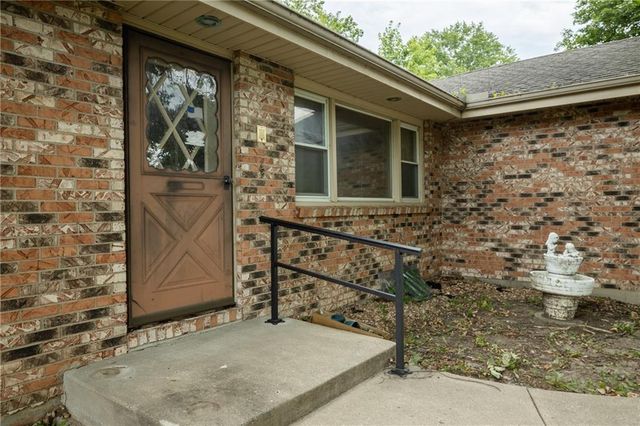 1602 NE 75th Terrace, Gladstone, MO 64118