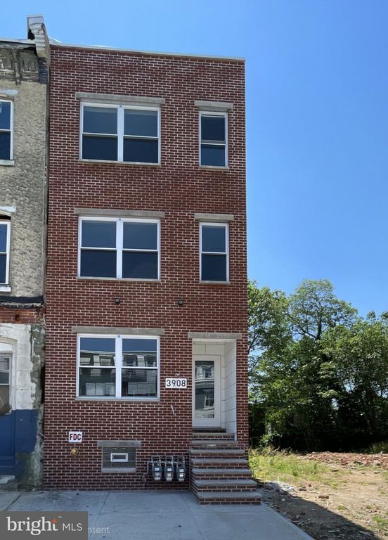 3908 FAIRMOUNT AVE, PHILADELPHIA, PA 19104 — exterior