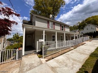 33 Grant St, Dover Town, NJ 07801
