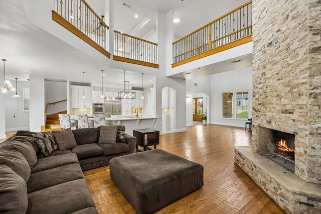 2215 Becky Lane, Cedar Hill, TX 75104