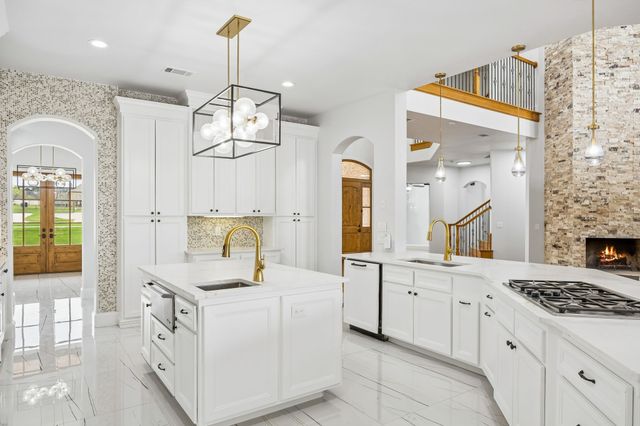 2215 Becky Lane, Cedar Hill, TX 75104