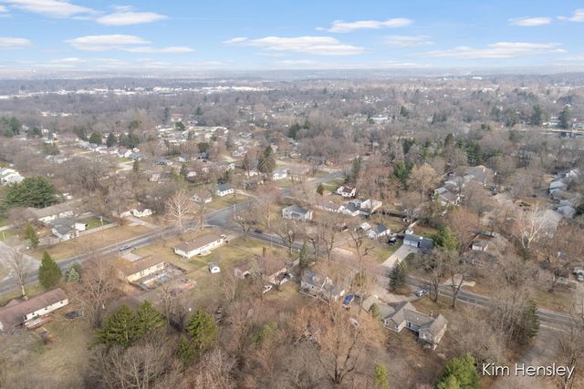 2240 4 Mile Road, Grand Rapids, MI 49525