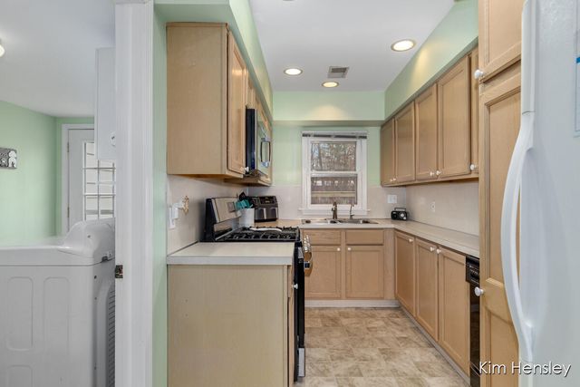 2240 4 Mile Road, Grand Rapids, MI 49525