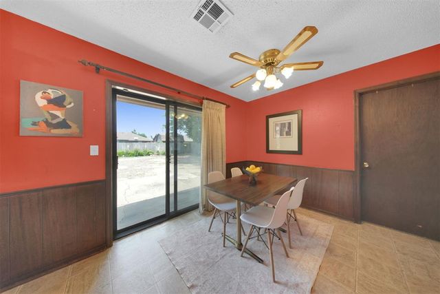 1045 NW 2nd Street, Moore, OK 73160