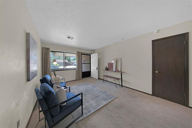 1045 NW 2nd Street, Moore, OK 73160
