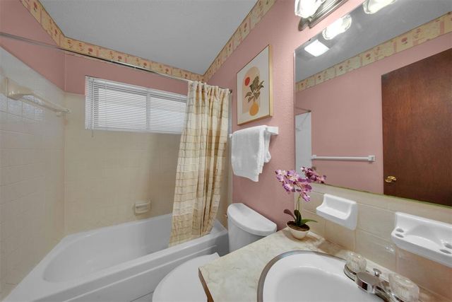 1045 NW 2nd Street, Moore, OK 73160