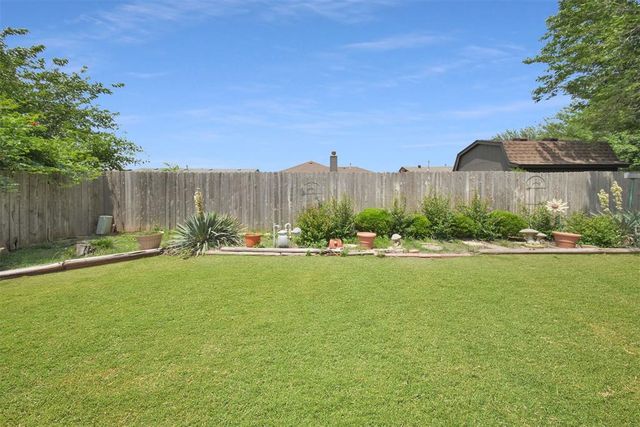 1045 NW 2nd Street, Moore, OK 73160