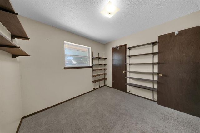 1045 NW 2nd Street, Moore, OK 73160