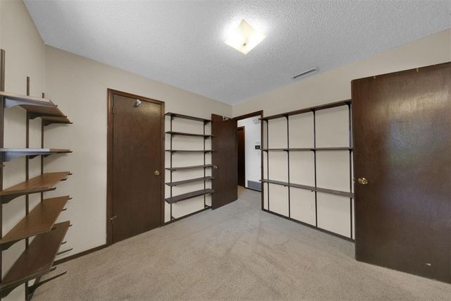 1045 NW 2nd Street, Moore, OK 73160