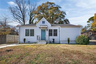 620 Hamilton E Holmes NW Drive, Atlanta, GA 30318