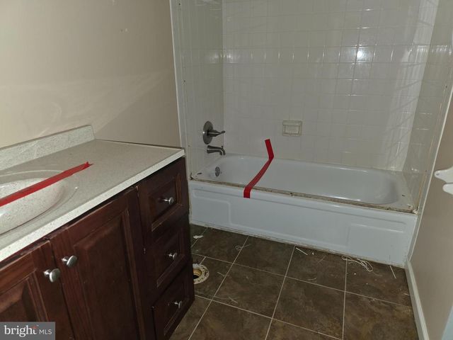 301 WESTERLY DR, Marlton, NJ 08053