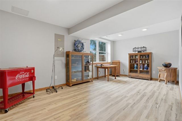 2023 Lynncrest Drive, Coralville, IA 52241