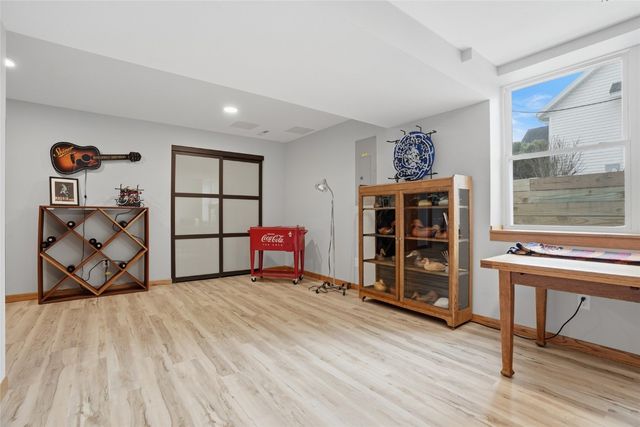 2023 Lynncrest Drive, Coralville, IA 52241