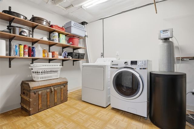 2023 Lynncrest Drive, Coralville, IA 52241