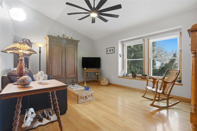 2023 Lynncrest Drive, Coralville, IA 52241