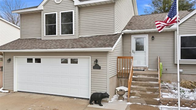 2023 Lynncrest Drive, Coralville, IA 52241