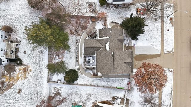 2023 Lynncrest Drive, Coralville, IA 52241