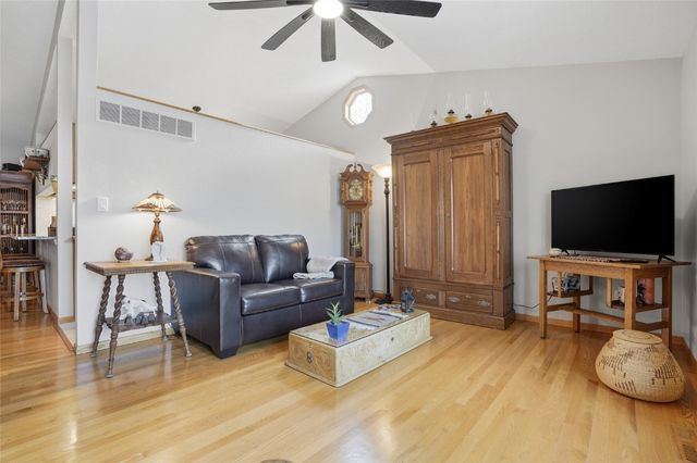 2023 Lynncrest Drive, Coralville, IA 52241