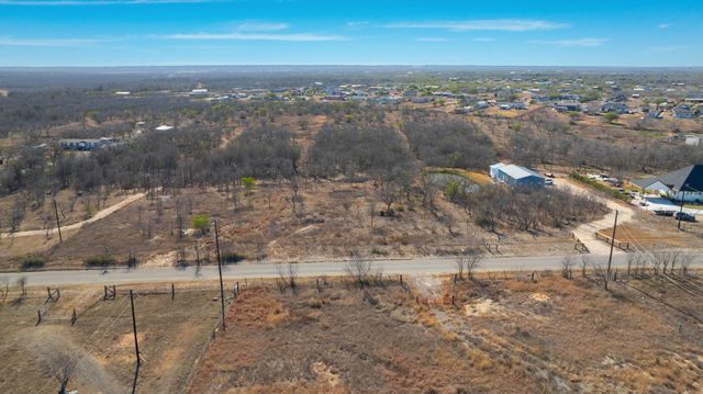 3991 Barth RD, Lockhart, TX 78644