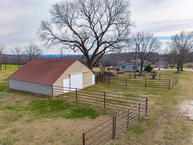 56 Hc 69, Oldfield, MO 65720