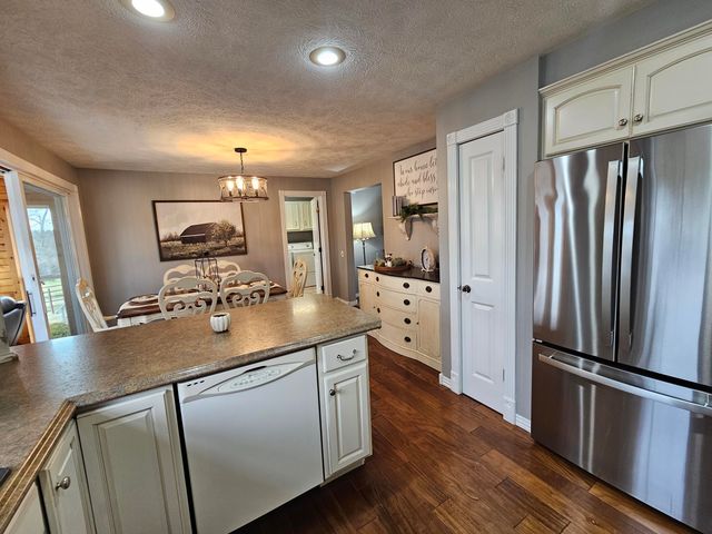 56 Hc 69, Oldfield, MO 65720