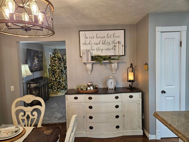 56 Hc 69, Oldfield, MO 65720